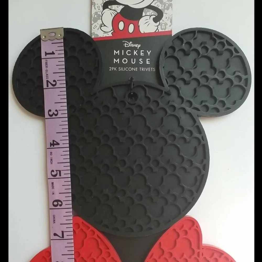 NWT Mickey and Minnie Set of 2 Trivets
